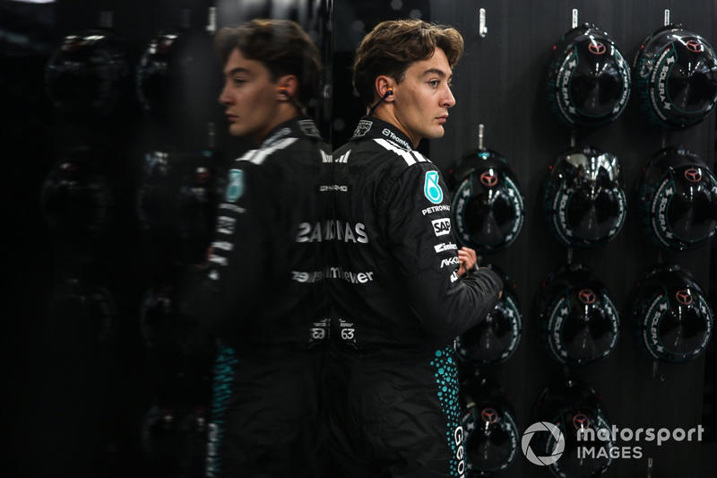 Max Verstappen, Red Bull Racing, Alexander Albon, Williams, Lando Norris, McLaren, Mike Whiddett in the Paddock, Andrea Kimi Antonelli, Mercedes, Charles Leclerc, Ferrari, Oliver Bearman, Haas F1 Team, Carlos Sainz, Williams, Lewis Hamilton, Ferrari, Nico Hulkenberg, Sauber, Oliver Bearman, Haas F1 Team, Carlos Sainz, Williams, Alexander Albon, Williams, Esteban Ocon, Haas F1 Team, Gabriel Bortoleto, Sauber, Emerson Fittipaldi and Emerson Fittipaldi Jr walk in the Paddock , George Russell, Mercedes, Lando Norris, McLaren, Lando Norris, McLaren, Nico Hulkenberg, Sauber, Gabriel Bortoleto, Sauber, Liam Lawson, Racing Bulls Team, Pierre Gasly, Alpine, Liam Lawson, Racing Bulls Team, Nico Hulkenberg, Sauber, Liam Lawson, Racing Bulls Team, Max Verstappen, Red Bull Racing, Liam Lawson, Racing Bulls Team, George Russell, Mercedes, George Russell, Mercedes, Alex Dunne, McLaren, Max Verstappen, Red Bull Racing, Esteban Ocon, Haas F1 Team, Pierre Gasly, Alpine, Oliver Bearman, Haas F1 Team, Yuki Tsunoda, Red Bull Racing Team , Oscar Piastri, McLaren, Lewis Hamilton, Ferrari, George Russell, Mercedes, Max Verstappen, Red Bull Racing, Gabriel Bortoleto, Sauber, Fernando Alonso, Aston Martin Racing, Aston Martin F1 Team Pitstop practice, Ferrari SF-25, dettaglio tecnico, Alex Dunne, McLaren, Fernando Alonso, Aston Martin Racing, Lando Norris, McLaren, Helmut Marko, Red Bull Racing, Max Verstappen, Red Bull Racing, Oscar Piastri, McLaren, Lando Norris, McLaren, Charles Leclerc, Ferrari, Fernando Alonso, Aston Martin Racing, Franco Colapinto, Alpine, Charles Leclerc, Ferrari, Lando Norris, McLaren, Andrea Kimi Antonelli, Mercedes, Lewis Hamilton, Ferrari, Andrea Kimi Antonelli, Mercedes, Yuki Tsunoda, Red Bull Racing Team , Lewis Hamilton, Ferrari, Lando Norris, McLaren