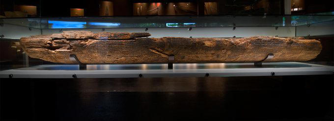 Lomekwi stone tools: 3.3 million years old, Sculpture representing a human: 40,000 years old, Stone tools in the Americas: 15,500 years old, Temple: 11,000 years old, Boat: 10,000 years old, City: 9,500 years old, Gold bead: 6,500 years old, Linen dress: 5,200 years old, Lunchbox: 3,500 years old, Cave painting studio: 100,000 years old, Neanderthal cave paintings: 64,000 years old, Copper awl: 6,000 years old, Complaint letter: 4,000 years old, Seagoing boat: 3,500 years old, Bow: 9,000 years old, Why trust us