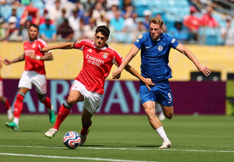 Chelsea vs Benfica live, FULL TIME: Chelsea 4-1 Benfica, FULL TIME: Chelsea 4-1 Benfica, FULL TIME: Chelsea 4-1 Benfica, Chelsea 4-1 Benfica, 120 minutes, Chelsea 4-1 Benfica, 118 minutes, GOAL! CHELSEA 4-1 Benfica (Kiernan Dewsbury-Hall, 117 minutes), GOAL! CHELSEA 3-1 Benfica (Pedro Neto, 115 minutes), Chelsea 2-1 Benfica, 112 minutes, Chelsea 2-1 Benfica, 111 minutes, GOAL! CHELSEA 2-1 Benfica (Christopher Nkunku, 109 minutes), Chelsea 1-1 Benfica, 107 minutes, Chelsea 1-1 Benfica, 106 minutes, HALF TIME IN EXTRA TIME: Chelsea 1-1 Benfica, Chelsea 1-1 Benfica, 105 minutes, Chelsea 1-1 Benfica, 104 minutes, Chelsea 1-1 Benfica, 103 minutes, Chelsea 1-1 Benfica, 100 minutes, Chelsea 1-1 Benfica, 99 minutes, Chelsea 1-1 Benfica, 96 minutes, Chelsea 1-1 Benfica, 95 minutes, RED CARD! Gianluca Prestianni is sent off! Chelsea 1-1 Benfica, 92 minutes, EXTRA TIME KICK OFF!, FT: Benfica 1-1 Chelsea - on to extra time, FT; Benfica 1-1 Chelsea, FULL TIME: Benfica 1-1 Chelsea, Chelsea 1-1 Benfica, 90 + 8 minutes, Chelsea 1-1 Benfica, 90 + 7 minutes, GOAL! Chelsea 1-1 BENFICA (Angel Di Maria, 90 + 5 minutes), PENALTY! Chelsea 1-0 Benfica, 90 + 2 minutes, Chelsea 1-0 Benfica, 90 + 2 minutes, Chelsea 1-0 Benfica, 90 + 2 minutes, Chelsea 1-0 Benfica, 90 minutes, Chelsea 1-0 Benfica, 89 minutes, Chelsea 1-0 Benfica, 88 minutes, Chelsea 1-0 Benfica, 87 minutes, Chelsea 1-0 Benfica, 85 minutes, Chelsea 1-0 Benfica, PLAY SET TO RESUME!!!!!!, PLAY SUSPENDED: Chelsea 1-0 Benfica, 85 minutes, PLAY SUSPENDED: Chelsea 1-0 Benfica, 85 minutes, PLAY SUSPENDED: Chelsea 1-0 Benfica, 85 minutes, PLAY SUSPENDED: Chelsea 1-0 Benfica, 85 minutes, PLAY SUSPENDED: Chelsea 1-0 Benfica, 85 minutes, PLAY SUSPENDED: Chelsea 1-0 Benfica, 85 minutes, Chelsea keeping the legs going on exercise bikes after long delay, PLAY SUSPENDED: Chelsea 1-0 Benfica, 85 minutes, PLAY SUSPENDED: Chelsea 1-0 Benfica, 85 minutes, PLAY SUSPENDED: Chelsea 1-0 Benfica, 85 minutes, PLAY SUSPENDED: Chelsea 1-0 Benfica, 85 minutes, PLAY SUSPENDED: Chelsea 1-0 Benfica, 85 minutes, PLAY SUSPENDED: Chelsea 1-0 Benfica, 85 minutes, PLAY SUSPENDED: Chelsea 1-0 Benfica, 85 minutes, Fifa release statement after play suspended, PLAY SUSPENDED: Chelsea 1-0 Benfica, 85 minutes, PLAY SUSPENDED: Chelsea 1-0 Benfica, 85 minutes, PLAY SUSPENDED: Chelsea 1-0 Benfica, 85 minutes, PLAY SUSPENDED: Chelsea 1-0 Benfica, 85 minutes, Chelsea 1-0 Benfica, 85 minutes, Chelsea 1-0 Benfica, 83 minutes, Chelsea 1-0 Benfica, 82 minutes, Offside! Chelsea 1-0 Benfica, 80 minutes, Chelsea 1-0 Benfica, 78 minutes, Chelsea 1-0 Benfica, 77 minutes, Chelsea 1-0 Benfica, 74 minutes, Chelsea 1-0 Benfica, 71 minutes, Chelsea 1-0 Benfica, 69 minutes, Chelsea 1-0 Benfica, 67 minutes, Chelsea 1-0 Benfica, 66 minutes, GOAL! CHELSEA 1-0 Benfica (Reece James, 64 minutes), Chelsea 0-0 Benfica, 62 minutes, Chelsea 0-0 Benfica, 61 minutes, Chelsea 0-0 Benfica, 58 minutes, Chelsea 0-0 Benfica, 57 minutes, Chelsea 0-0 Benfica, 55 minutes, Chelsea 0-0 Benfica, 52 minutes, Chelsea 0-0 Benfica, 50 minutes, Chelsea 0-0 Benfica, 49 minutes, Chelsea 0-0 Benfica, 47 minutes, Chelsea 0-0 Benfica, 46 minutes, Second half..., HT: Chelsea 0-0 Benfica, HALF TIME: Chelsea 0-0 Benfica, Chelsea 0-0 Benfica, 45 + 4 minutes, Chelsea 0-0 Benfica, 45 + 2 minutes, Chelsea 0-0 Benfica, 45 minutes, Chelsea 0-0 Benfica, 41 minutes, Chelsea 0-0 Benfica, 38 minutes, Chelsea 0-0 Benfica, 36 minutes, Chelsea 0-0 Benfica, 33 minutes, Chelsea 0-0 Benfica, 30 minutes, Chelsea 0-0 Benfica, 27 minutes, Chelsea 0-0 Benfica, 25 minutes, Chelsea 0-0 Benfica, 23 minutes, Chelsea 0-0 Benfica, 21 minutes, Chelsea 0-0 Benfica, 20 minutes, Chelsea 0-0 Benfica, 18 minutes, Chelsea 0-0 Benfica, 15 minutes, Chelsea 0-0 Benfica, 12 minutes