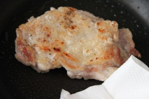 定番を夏向きにアレンジ！「鶏の梅照り焼き」「なすとしめじの塩昆布レンジ炒め」, 1品目 鶏の梅照り焼き, 2品目 なすとしめじの塩昆布レンジ炒め, 2品弁当の詰め方プロセス, 「心が楽になる2品弁当」のルール