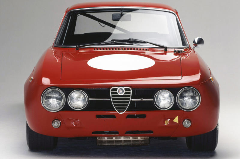 Giulia coupés The Darracq connection, The logo, The 24 HP, Nicola Romeo, The 20-30 HP, The cloverleaf, A famous victory, The last 6C, The 1900, World champions, Disco Volante, Giulietta, The French connection, Giulia saloons, Giulia coupés, 33 Stradale, Montreal, Alfetta, GTV and Giulietta, GTV/Spider, Brera/Spider, Alfa Romeo Tonale, Alfa Romeo Junior