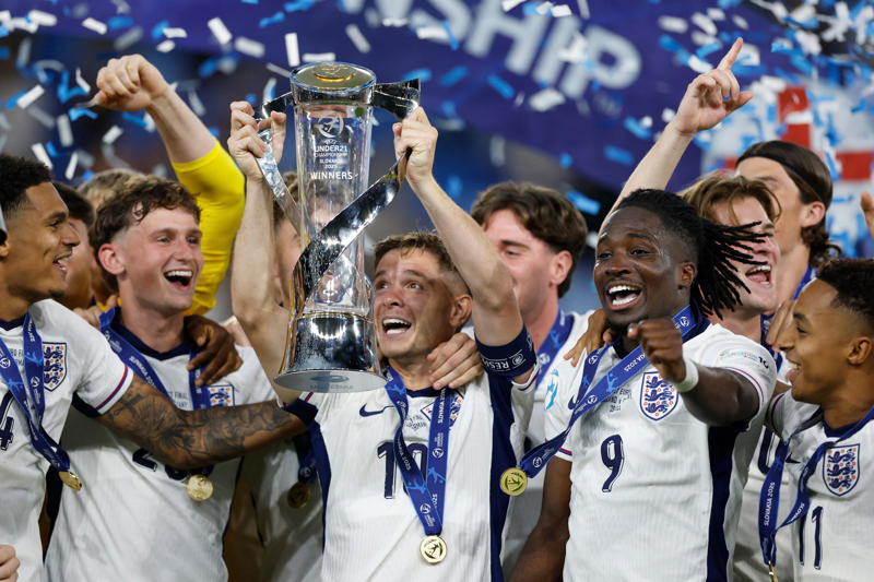 Transfer news live, rumours and latest done deals, Tottenham trigger Morgan Gibbs-White release clause, Tottenham accelerating pursuit of Morgan Gibbs-White, How Kyle Walker and Burnley can make unlikely marriage a success, Real Madrid line up ex-Man Utd youth player, Clubs lining up for Man City's James McAtee, Celtic eyeing Dutch defender Justin de Haas, Roma reportedly interested in West Ham's Mavropanos, Brighton and Villa eyeing Joao Palhinha, Celtic close in on Shin Yamada, Bayern Munich hold talks with Christopher Nkunku, Bestiktas in for Kyle Walker-Peters, Tottenham explore move for Yoane Wissa, Everton want John McGinn, New Rangers boss Russell Martin coy on Jamie Vardy links, Everton eye Bournemouth goalkeeper, Unai Emery keen on Ferran Torres, Arsenal confirm move for Christian Norgaard, Marseille target West Ham defender Nayef Aguerd, ‘Extraordinary’ Luka Modric to join AC Milan after leaving Real Madrid, Dominic Calvert-Lewin to Newcastle?, Manchester United sign 'exciting' young forward, Jordan Henderson leaves Ajax in bid to earn England World Cup place, Man United sign super talent before confirming loan deal, Napoli turn down Galatasaray bid for Victor Osimhen, Forest target Bakayoko &amp; Fofana as Elanga replacements, DONE DEAL: Chemsdine Talbi joins Sunderland from Club Brugge on five-year contract, DONE DEAL: Everton sign Thierno Barry in biggest buy under David Moyes, Napoli return for £45m-rated Garnacho as Man United begin clearout, Anthony Elanga closing in on move to Newcastle..., Brentford set price for Bryan Mbeumo as Manchester United continue chase