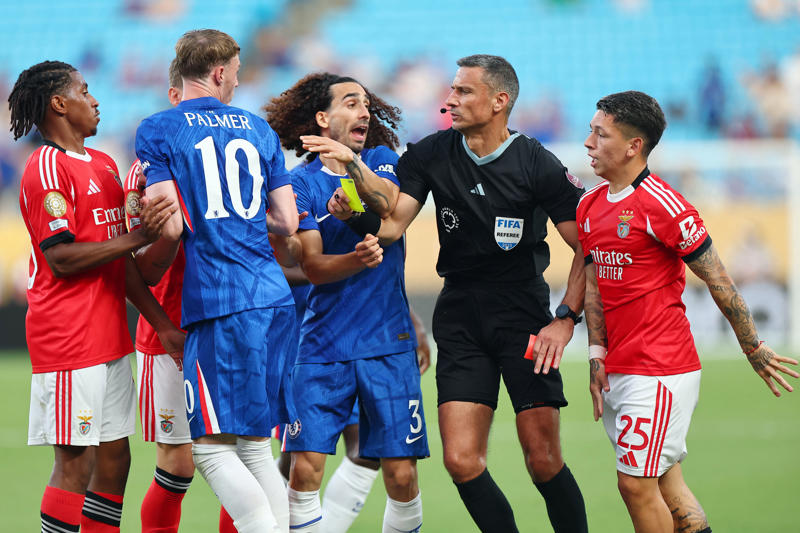 Chelsea vs Benfica live, FULL TIME: Chelsea 4-1 Benfica, FULL TIME: Chelsea 4-1 Benfica, FULL TIME: Chelsea 4-1 Benfica, Chelsea 4-1 Benfica, 120 minutes, Chelsea 4-1 Benfica, 118 minutes, GOAL! CHELSEA 4-1 Benfica (Kiernan Dewsbury-Hall, 117 minutes), GOAL! CHELSEA 3-1 Benfica (Pedro Neto, 115 minutes), Chelsea 2-1 Benfica, 112 minutes, Chelsea 2-1 Benfica, 111 minutes, GOAL! CHELSEA 2-1 Benfica (Christopher Nkunku, 109 minutes), Chelsea 1-1 Benfica, 107 minutes, Chelsea 1-1 Benfica, 106 minutes, HALF TIME IN EXTRA TIME: Chelsea 1-1 Benfica, Chelsea 1-1 Benfica, 105 minutes, Chelsea 1-1 Benfica, 104 minutes, Chelsea 1-1 Benfica, 103 minutes, Chelsea 1-1 Benfica, 100 minutes, Chelsea 1-1 Benfica, 99 minutes, Chelsea 1-1 Benfica, 96 minutes, Chelsea 1-1 Benfica, 95 minutes, RED CARD! Gianluca Prestianni is sent off! Chelsea 1-1 Benfica, 92 minutes, EXTRA TIME KICK OFF!, FT: Benfica 1-1 Chelsea - on to extra time, FT; Benfica 1-1 Chelsea, FULL TIME: Benfica 1-1 Chelsea, Chelsea 1-1 Benfica, 90 + 8 minutes, Chelsea 1-1 Benfica, 90 + 7 minutes, GOAL! Chelsea 1-1 BENFICA (Angel Di Maria, 90 + 5 minutes), PENALTY! Chelsea 1-0 Benfica, 90 + 2 minutes, Chelsea 1-0 Benfica, 90 + 2 minutes, Chelsea 1-0 Benfica, 90 + 2 minutes, Chelsea 1-0 Benfica, 90 minutes, Chelsea 1-0 Benfica, 89 minutes, Chelsea 1-0 Benfica, 88 minutes, Chelsea 1-0 Benfica, 87 minutes, Chelsea 1-0 Benfica, 85 minutes, Chelsea 1-0 Benfica, PLAY SET TO RESUME!!!!!!, PLAY SUSPENDED: Chelsea 1-0 Benfica, 85 minutes, PLAY SUSPENDED: Chelsea 1-0 Benfica, 85 minutes, PLAY SUSPENDED: Chelsea 1-0 Benfica, 85 minutes, PLAY SUSPENDED: Chelsea 1-0 Benfica, 85 minutes, PLAY SUSPENDED: Chelsea 1-0 Benfica, 85 minutes, PLAY SUSPENDED: Chelsea 1-0 Benfica, 85 minutes, Chelsea keeping the legs going on exercise bikes after long delay, PLAY SUSPENDED: Chelsea 1-0 Benfica, 85 minutes, PLAY SUSPENDED: Chelsea 1-0 Benfica, 85 minutes, PLAY SUSPENDED: Chelsea 1-0 Benfica, 85 minutes, PLAY SUSPENDED: Chelsea 1-0 Benfica, 85 minutes, PLAY SUSPENDED: Chelsea 1-0 Benfica, 85 minutes, PLAY SUSPENDED: Chelsea 1-0 Benfica, 85 minutes, PLAY SUSPENDED: Chelsea 1-0 Benfica, 85 minutes, Fifa release statement after play suspended, PLAY SUSPENDED: Chelsea 1-0 Benfica, 85 minutes, PLAY SUSPENDED: Chelsea 1-0 Benfica, 85 minutes, PLAY SUSPENDED: Chelsea 1-0 Benfica, 85 minutes, PLAY SUSPENDED: Chelsea 1-0 Benfica, 85 minutes, Chelsea 1-0 Benfica, 85 minutes, Chelsea 1-0 Benfica, 83 minutes, Chelsea 1-0 Benfica, 82 minutes, Offside! Chelsea 1-0 Benfica, 80 minutes, Chelsea 1-0 Benfica, 78 minutes, Chelsea 1-0 Benfica, 77 minutes, Chelsea 1-0 Benfica, 74 minutes, Chelsea 1-0 Benfica, 71 minutes, Chelsea 1-0 Benfica, 69 minutes, Chelsea 1-0 Benfica, 67 minutes, Chelsea 1-0 Benfica, 66 minutes, GOAL! CHELSEA 1-0 Benfica (Reece James, 64 minutes), Chelsea 0-0 Benfica, 62 minutes, Chelsea 0-0 Benfica, 61 minutes, Chelsea 0-0 Benfica, 58 minutes, Chelsea 0-0 Benfica, 57 minutes, Chelsea 0-0 Benfica, 55 minutes, Chelsea 0-0 Benfica, 52 minutes, Chelsea 0-0 Benfica, 50 minutes, Chelsea 0-0 Benfica, 49 minutes, Chelsea 0-0 Benfica, 47 minutes, Chelsea 0-0 Benfica, 46 minutes, Second half..., HT: Chelsea 0-0 Benfica, HALF TIME: Chelsea 0-0 Benfica, Chelsea 0-0 Benfica, 45 + 4 minutes, Chelsea 0-0 Benfica, 45 + 2 minutes, Chelsea 0-0 Benfica, 45 minutes, Chelsea 0-0 Benfica, 41 minutes, Chelsea 0-0 Benfica, 38 minutes, Chelsea 0-0 Benfica, 36 minutes, Chelsea 0-0 Benfica, 33 minutes, Chelsea 0-0 Benfica, 30 minutes, Chelsea 0-0 Benfica, 27 minutes, Chelsea 0-0 Benfica, 25 minutes, Chelsea 0-0 Benfica, 23 minutes, Chelsea 0-0 Benfica, 21 minutes, Chelsea 0-0 Benfica, 20 minutes, Chelsea 0-0 Benfica, 18 minutes, Chelsea 0-0 Benfica, 15 minutes, Chelsea 0-0 Benfica, 12 minutes