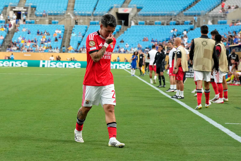 Chelsea vs Benfica live, FULL TIME: Chelsea 4-1 Benfica, FULL TIME: Chelsea 4-1 Benfica, FULL TIME: Chelsea 4-1 Benfica, Chelsea 4-1 Benfica, 120 minutes, Chelsea 4-1 Benfica, 118 minutes, GOAL! CHELSEA 4-1 Benfica (Kiernan Dewsbury-Hall, 117 minutes), GOAL! CHELSEA 3-1 Benfica (Pedro Neto, 115 minutes), Chelsea 2-1 Benfica, 112 minutes, Chelsea 2-1 Benfica, 111 minutes, GOAL! CHELSEA 2-1 Benfica (Christopher Nkunku, 109 minutes), Chelsea 1-1 Benfica, 107 minutes, Chelsea 1-1 Benfica, 106 minutes, HALF TIME IN EXTRA TIME: Chelsea 1-1 Benfica, Chelsea 1-1 Benfica, 105 minutes, Chelsea 1-1 Benfica, 104 minutes, Chelsea 1-1 Benfica, 103 minutes, Chelsea 1-1 Benfica, 100 minutes, Chelsea 1-1 Benfica, 99 minutes, Chelsea 1-1 Benfica, 96 minutes, Chelsea 1-1 Benfica, 95 minutes, RED CARD! Gianluca Prestianni is sent off! Chelsea 1-1 Benfica, 92 minutes, EXTRA TIME KICK OFF!, FT: Benfica 1-1 Chelsea - on to extra time, FT; Benfica 1-1 Chelsea, FULL TIME: Benfica 1-1 Chelsea, Chelsea 1-1 Benfica, 90 + 8 minutes, Chelsea 1-1 Benfica, 90 + 7 minutes, GOAL! Chelsea 1-1 BENFICA (Angel Di Maria, 90 + 5 minutes), PENALTY! Chelsea 1-0 Benfica, 90 + 2 minutes, Chelsea 1-0 Benfica, 90 + 2 minutes, Chelsea 1-0 Benfica, 90 + 2 minutes, Chelsea 1-0 Benfica, 90 minutes, Chelsea 1-0 Benfica, 89 minutes, Chelsea 1-0 Benfica, 88 minutes, Chelsea 1-0 Benfica, 87 minutes, Chelsea 1-0 Benfica, 85 minutes, Chelsea 1-0 Benfica, PLAY SET TO RESUME!!!!!!, PLAY SUSPENDED: Chelsea 1-0 Benfica, 85 minutes, PLAY SUSPENDED: Chelsea 1-0 Benfica, 85 minutes, PLAY SUSPENDED: Chelsea 1-0 Benfica, 85 minutes, PLAY SUSPENDED: Chelsea 1-0 Benfica, 85 minutes, PLAY SUSPENDED: Chelsea 1-0 Benfica, 85 minutes, PLAY SUSPENDED: Chelsea 1-0 Benfica, 85 minutes, Chelsea keeping the legs going on exercise bikes after long delay, PLAY SUSPENDED: Chelsea 1-0 Benfica, 85 minutes, PLAY SUSPENDED: Chelsea 1-0 Benfica, 85 minutes, PLAY SUSPENDED: Chelsea 1-0 Benfica, 85 minutes, PLAY SUSPENDED: Chelsea 1-0 Benfica, 85 minutes, PLAY SUSPENDED: Chelsea 1-0 Benfica, 85 minutes, PLAY SUSPENDED: Chelsea 1-0 Benfica, 85 minutes, PLAY SUSPENDED: Chelsea 1-0 Benfica, 85 minutes, Fifa release statement after play suspended, PLAY SUSPENDED: Chelsea 1-0 Benfica, 85 minutes, PLAY SUSPENDED: Chelsea 1-0 Benfica, 85 minutes, PLAY SUSPENDED: Chelsea 1-0 Benfica, 85 minutes, PLAY SUSPENDED: Chelsea 1-0 Benfica, 85 minutes, Chelsea 1-0 Benfica, 85 minutes, Chelsea 1-0 Benfica, 83 minutes, Chelsea 1-0 Benfica, 82 minutes, Offside! Chelsea 1-0 Benfica, 80 minutes, Chelsea 1-0 Benfica, 78 minutes, Chelsea 1-0 Benfica, 77 minutes, Chelsea 1-0 Benfica, 74 minutes, Chelsea 1-0 Benfica, 71 minutes, Chelsea 1-0 Benfica, 69 minutes, Chelsea 1-0 Benfica, 67 minutes, Chelsea 1-0 Benfica, 66 minutes, GOAL! CHELSEA 1-0 Benfica (Reece James, 64 minutes), Chelsea 0-0 Benfica, 62 minutes, Chelsea 0-0 Benfica, 61 minutes, Chelsea 0-0 Benfica, 58 minutes, Chelsea 0-0 Benfica, 57 minutes, Chelsea 0-0 Benfica, 55 minutes, Chelsea 0-0 Benfica, 52 minutes, Chelsea 0-0 Benfica, 50 minutes, Chelsea 0-0 Benfica, 49 minutes, Chelsea 0-0 Benfica, 47 minutes, Chelsea 0-0 Benfica, 46 minutes, Second half..., HT: Chelsea 0-0 Benfica, HALF TIME: Chelsea 0-0 Benfica, Chelsea 0-0 Benfica, 45 + 4 minutes, Chelsea 0-0 Benfica, 45 + 2 minutes, Chelsea 0-0 Benfica, 45 minutes, Chelsea 0-0 Benfica, 41 minutes, Chelsea 0-0 Benfica, 38 minutes, Chelsea 0-0 Benfica, 36 minutes, Chelsea 0-0 Benfica, 33 minutes, Chelsea 0-0 Benfica, 30 minutes, Chelsea 0-0 Benfica, 27 minutes, Chelsea 0-0 Benfica, 25 minutes, Chelsea 0-0 Benfica, 23 minutes, Chelsea 0-0 Benfica, 21 minutes, Chelsea 0-0 Benfica, 20 minutes, Chelsea 0-0 Benfica, 18 minutes, Chelsea 0-0 Benfica, 15 minutes, Chelsea 0-0 Benfica, 12 minutes