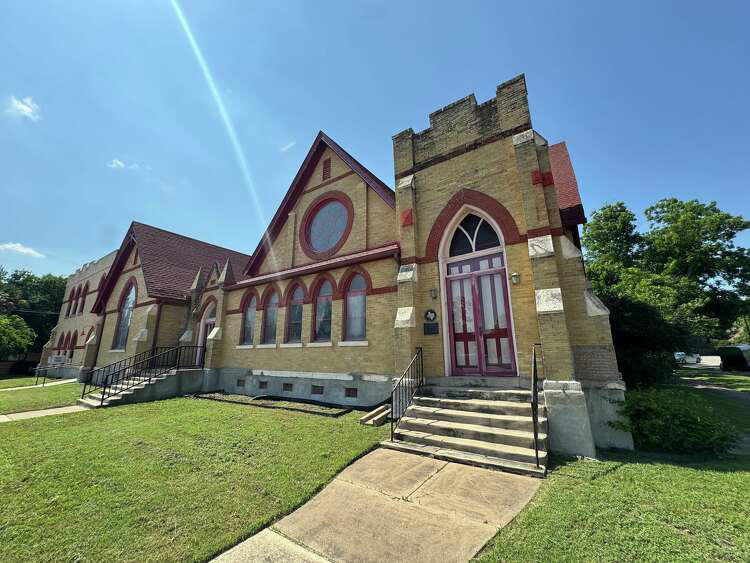 How to get to Taylor, Texas, Where to eat in Taylor, Where to stay and play in Taylor, Related Reading