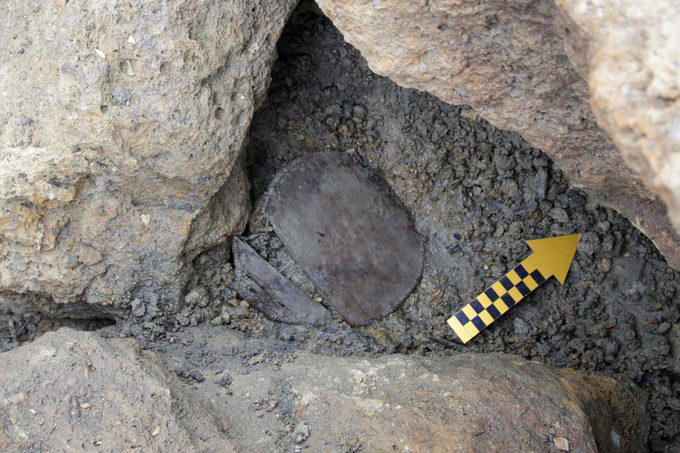 Lomekwi stone tools: 3.3 million years old, Sculpture representing a human: 40,000 years old, Stone tools in the Americas: 15,500 years old, Temple: 11,000 years old, Boat: 10,000 years old, City: 9,500 years old, Gold bead: 6,500 years old, Linen dress: 5,200 years old, Lunchbox: 3,500 years old, Cave painting studio: 100,000 years old, Neanderthal cave paintings: 64,000 years old, Copper awl: 6,000 years old, Complaint letter: 4,000 years old, Seagoing boat: 3,500 years old, Bow: 9,000 years old, Why trust us
