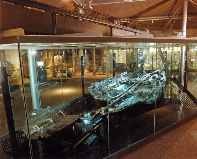 Lomekwi stone tools: 3.3 million years old, Sculpture representing a human: 40,000 years old, Stone tools in the Americas: 15,500 years old, Temple: 11,000 years old, Boat: 10,000 years old, City: 9,500 years old, Gold bead: 6,500 years old, Linen dress: 5,200 years old, Lunchbox: 3,500 years old, Cave painting studio: 100,000 years old, Neanderthal cave paintings: 64,000 years old, Copper awl: 6,000 years old, Complaint letter: 4,000 years old, Seagoing boat: 3,500 years old, Bow: 9,000 years old, Why trust us