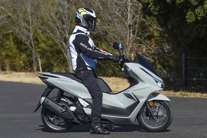 ホンダ「PCX160」インプレ（太田安治）, ホンダ「PCX160」カラー・人気投票, ホンダ「PCX160」ライディングポジション・足つき性, ホンダ「PCX160」各部装備・ディテール解説, ホンダ「PCX160」主なスペック・燃費・製造国・価格