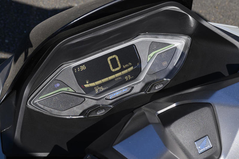ホンダ「PCX160」インプレ（太田安治）, ホンダ「PCX160」カラー・人気投票, ホンダ「PCX160」ライディングポジション・足つき性, ホンダ「PCX160」各部装備・ディテール解説, ホンダ「PCX160」主なスペック・燃費・製造国・価格