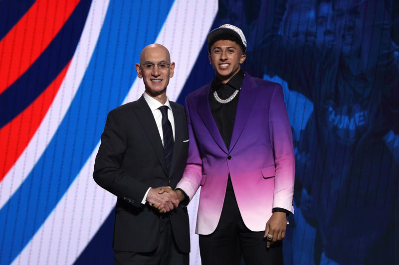 Passing or failing, Dallas Mavericks: A+, Philadelphia 76ers: A, Charlotte Hornets: D, Utah Jazz: B, Washington Wizards: B, New Orleans Pelicans: B-, Brooklyn Nets: C+, Toronto Raptors: D-, Houston Rockets: C, Portland Trail Blazers: C-, Oklahoma City Thunder: B-, Memphis Grizzlies: B-, Minnesota Timberwolves: B, Miami Heat: B+, Orlando Magic: B+, Boston Celtics: C+, Phoenix Suns: A-, Los Angeles Clippers: C+, Detroit Pistons: B+, Sacramento Kings: B, Milwaukee Bucks: C-, Cleveland Cavaliers: B-, New York Knicks: C-, Indiana Pacers: C, Los Angeles Lakers: C, Denver Nuggets: C