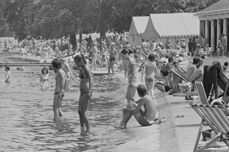      Sign up for all of the latest stories   , How hot was the 1976 heatwave?, How long did the heatwave last?, How does the heatwave of 1976 compare to now?, What is the hottest temperature on record?