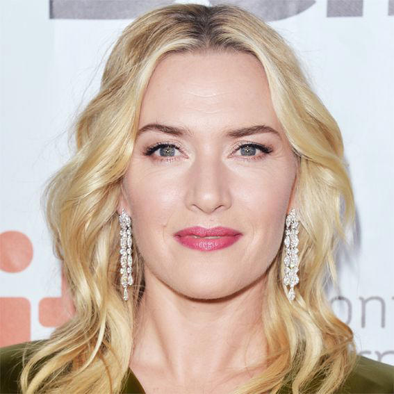 Effortless Waves and a Pink Pout in 2014 Fresh-Faced in 1986, English Rose in 2002, Shimmery Y2K Makeup in 2004, Romantic Curls in 2005, '60s-Inspired in 2007, Beach Blonde in 2008, Windswept in 2009, Red Carpet Glam in 2009, Mini Pompadour in 2011, Sideswept in 2012, Classic Hollywood in 2012, Effortless Waves and a Pink Pout in 2014, Subtle Smoky Eye in 2015, Hair Flip in 2016, Monochrome Pink Makeup in 2017, Face-Framing Updo in 2021, Shoulder-Length Curls in 2022, Simple Updo and Lip Tint in 2025