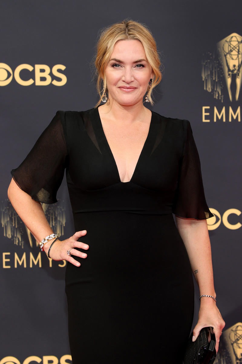 Face-Framing Updo in 2021 Fresh-Faced in 1986, English Rose in 2002, Shimmery Y2K Makeup in 2004, Romantic Curls in 2005, '60s-Inspired in 2007, Beach Blonde in 2008, Windswept in 2009, Red Carpet Glam in 2009, Mini Pompadour in 2011, Sideswept in 2012, Classic Hollywood in 2012, Effortless Waves and a Pink Pout in 2014, Subtle Smoky Eye in 2015, Hair Flip in 2016, Monochrome Pink Makeup in 2017, Face-Framing Updo in 2021, Shoulder-Length Curls in 2022, Simple Updo and Lip Tint in 2025