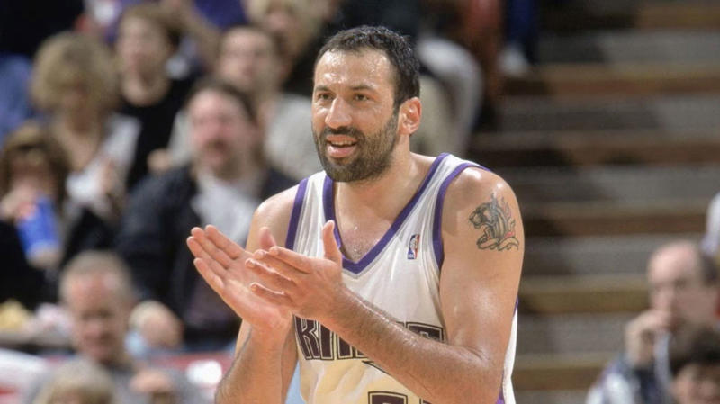15) Rudy Gobert, 14) Toni Kukoc, 13) Victor Wembanyama, 12) Dražen Petrović, 11) Domantas Sabonis, 10) Vlade Divac, 9) Marc Gasol, 8) Peja Stojaković, 7) Arvydas Sabonis, 6) Tony Parker, 5) Pau Gasol, 4) Luka Dončić, 3) Giannis Antetokounmpo, 2) Nikola Jokić, 1) Dirk Nowitzki