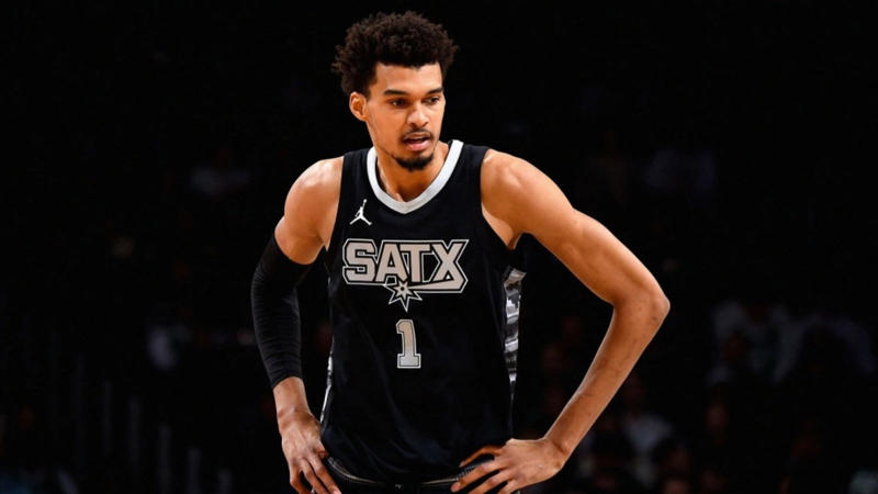 15) Rudy Gobert, 14) Toni Kukoc, 13) Victor Wembanyama, 12) Dražen Petrović, 11) Domantas Sabonis, 10) Vlade Divac, 9) Marc Gasol, 8) Peja Stojaković, 7) Arvydas Sabonis, 6) Tony Parker, 5) Pau Gasol, 4) Luka Dončić, 3) Giannis Antetokounmpo, 2) Nikola Jokić, 1) Dirk Nowitzki