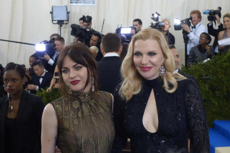 Childhoods in hell, Drew Barrymore, Leighton Meester, Michael Jackson, Nick Carter, Johnny Depp, Courtney Love, Frances Bean Cobain, Jennifer Aniston, Christina Aguilera, Tom Cruise, Lindsay Lohan, Macaulay Culkin, Mariah Carey, Angelina Jolie, Britney Spears, Demi Lovato