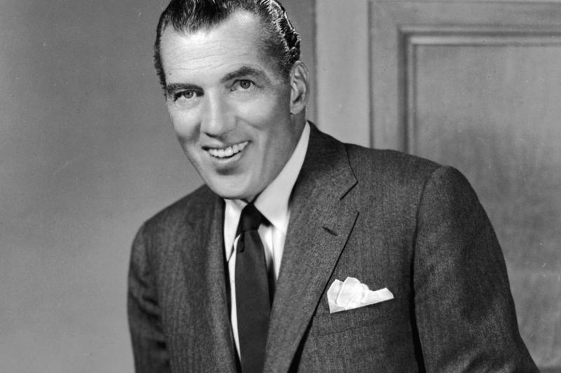 Ed Sullivan From the microphone to legend, Johnny Carson, Larry King, David Letterman, Ed Sullivan, Graham Norton, Conan O’Brien, Howard Stern, Trevor Noah, Jon Stewart, James Lipton, Ryan Seacrest, Regis Philbin, Bill Moyers