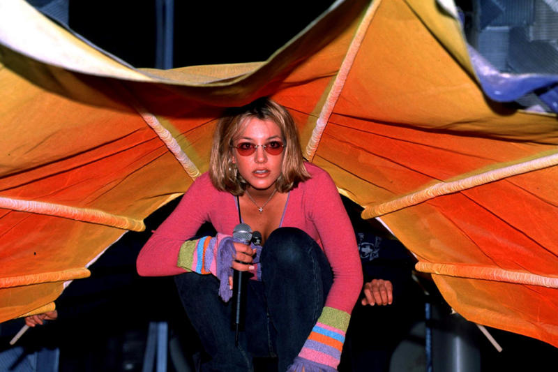 Childhoods in hell, Drew Barrymore, Leighton Meester, Michael Jackson, Nick Carter, Johnny Depp, Courtney Love, Frances Bean Cobain, Jennifer Aniston, Christina Aguilera, Tom Cruise, Lindsay Lohan, Macaulay Culkin, Mariah Carey, Angelina Jolie, Britney Spears, Demi Lovato