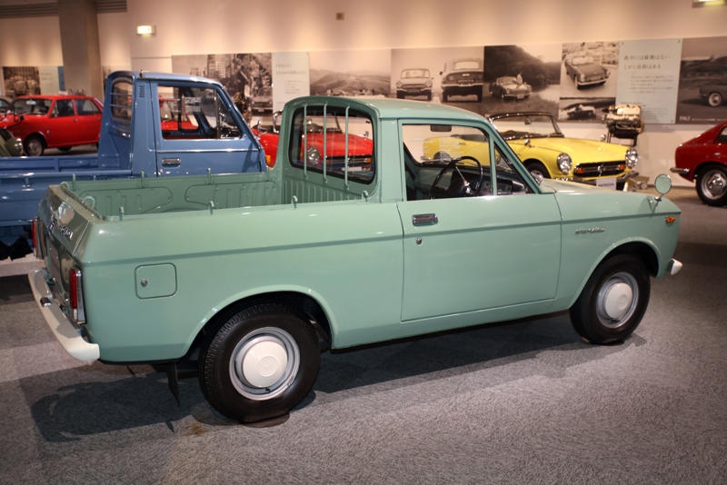 Honda P800 Pick-Up (1966) Curtiss Special (1924), Honda S360 (1962), Honda S500 (1963), Honda S800 (1968), Honda N360 (1967), Honda 1300 (1969), Honda 1300 Coupe S (1970), Honda Civic (1972), Honda Civic Country estate car (1980), Honda RA272 F1 car (1965), Honda P800 Pick-Up (1966), Honda Z (1970), Honda Life Step Van (1972), Honda Electro Gyrocator (1981), Honda Ballade Sports CR-X (1983), Honda Beat (1991), Honda Insight (1999), Honda Legend (1985), Honda Dream D (1949), Honda RA series of F1 cars (1964-68), Spirit Honda 201C (1983), Williams FW09 (1984), Williams FW11 (1986), Honda Indy 500 winner (2004), Honda RA106 (2006), Honda NSX Le Mans (1995), Motorcycle racing hall