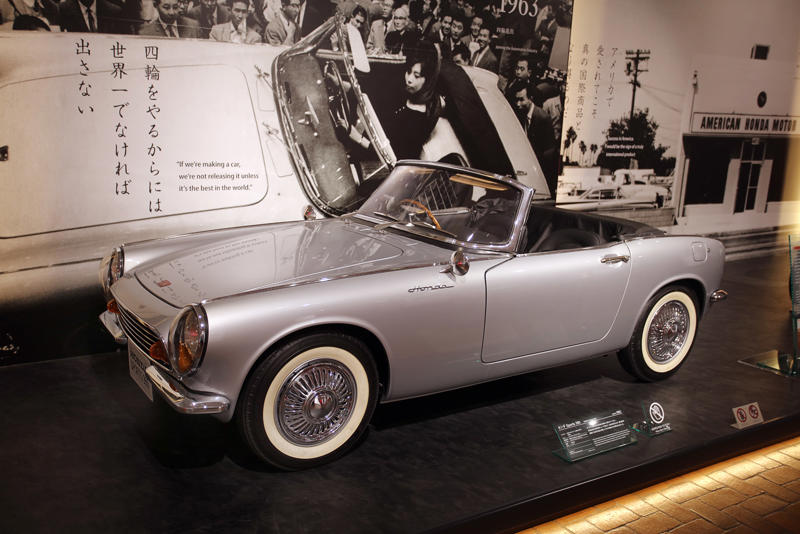 Honda S360 (1962) Curtiss Special (1924), Honda S360 (1962), Honda S500 (1963), Honda S800 (1968), Honda N360 (1967), Honda 1300 (1969), Honda 1300 Coupe S (1970), Honda Civic (1972), Honda Civic Country estate car (1980), Honda RA272 F1 car (1965), Honda P800 Pick-Up (1966), Honda Z (1970), Honda Life Step Van (1972), Honda Electro Gyrocator (1981), Honda Ballade Sports CR-X (1983), Honda Beat (1991), Honda Insight (1999), Honda Legend (1985), Honda Dream D (1949), Honda RA series of F1 cars (1964-68), Spirit Honda 201C (1983), Williams FW09 (1984), Williams FW11 (1986), Honda Indy 500 winner (2004), Honda RA106 (2006), Honda NSX Le Mans (1995), Motorcycle racing hall