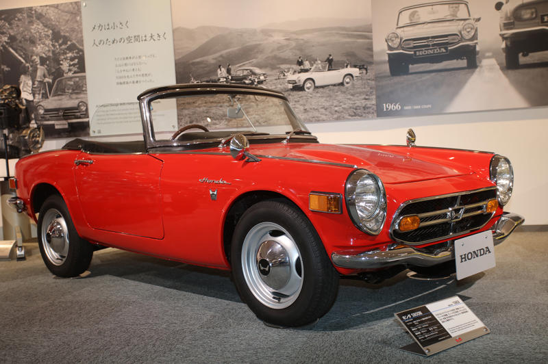 Honda S800 (1968) Curtiss Special (1924), Honda S360 (1962), Honda S500 (1963), Honda S800 (1968), Honda N360 (1967), Honda 1300 (1969), Honda 1300 Coupe S (1970), Honda Civic (1972), Honda Civic Country estate car (1980), Honda RA272 F1 car (1965), Honda P800 Pick-Up (1966), Honda Z (1970), Honda Life Step Van (1972), Honda Electro Gyrocator (1981), Honda Ballade Sports CR-X (1983), Honda Beat (1991), Honda Insight (1999), Honda Legend (1985), Honda Dream D (1949), Honda RA series of F1 cars (1964-68), Spirit Honda 201C (1983), Williams FW09 (1984), Williams FW11 (1986), Honda Indy 500 winner (2004), Honda RA106 (2006), Honda NSX Le Mans (1995), Motorcycle racing hall