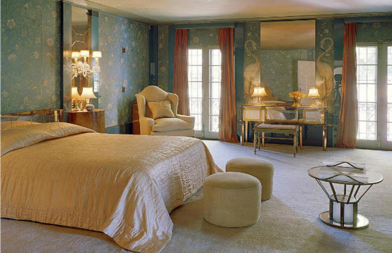 Inside the former homes of entertainment icons, Judy Garland's Bel Air bungalow, Dolores del Rio's bespoke love nest, Frank Sinatra's mid-century modern mansion, Howard Hughes' Spanish Revival mansion, Elizabeth Taylor's Beverly Hills mansion, Marilyn Monroe's would-be forever home, James Dean's Spanish-style hacienda, Lauren Bacall's Manhattan apartment, Cary Grant's romantic Palm Springs hideaway, Yvette Mimieux's Bel Air estate, Audrey Hepburn and Mel Ferrer's Colonial Estate, Marlene Dietrich's Beverly Hills rental, Carmen Miranda's Hollywood home