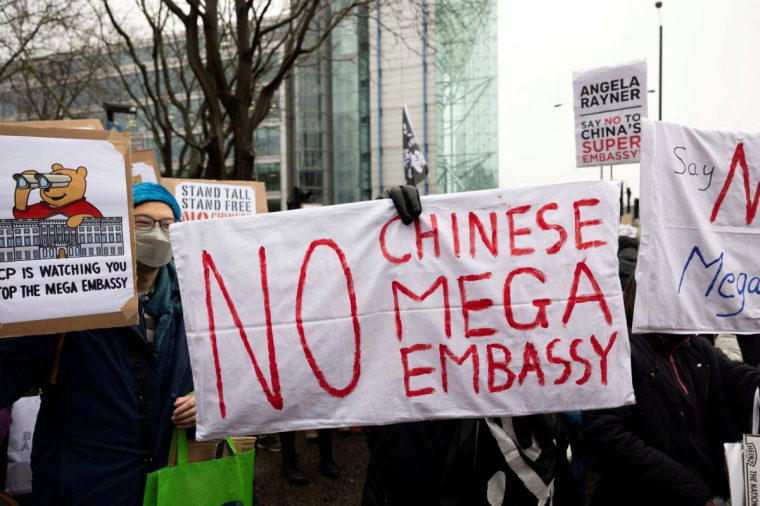 'Abandon Cold-War mentality' 'Significant' concerns about potential 'interference and surveillance', 'The UK must be smart about this', Ambassadorial team denies claims, Should it be blocked?, Potential for intelligence collection by line-of-sight signals?, 'Abandon Cold-War mentality'