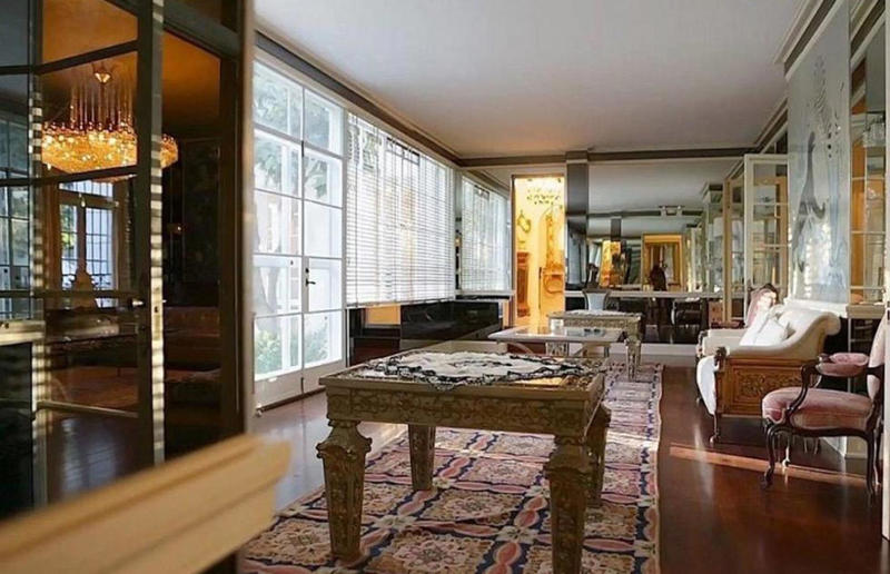 Inside the former homes of entertainment icons, Judy Garland's Bel Air bungalow, Dolores del Rio's bespoke love nest, Frank Sinatra's mid-century modern mansion, Howard Hughes' Spanish Revival mansion, Elizabeth Taylor's Beverly Hills mansion, Marilyn Monroe's would-be forever home, James Dean's Spanish-style hacienda, Lauren Bacall's Manhattan apartment, Cary Grant's romantic Palm Springs hideaway, Yvette Mimieux's Bel Air estate, Audrey Hepburn and Mel Ferrer's Colonial Estate, Marlene Dietrich's Beverly Hills rental, Carmen Miranda's Hollywood home