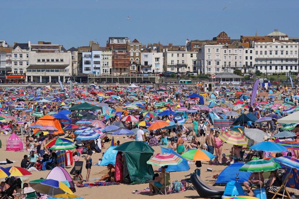 Map reveals where UK set to reach 34C in record temperatures this week