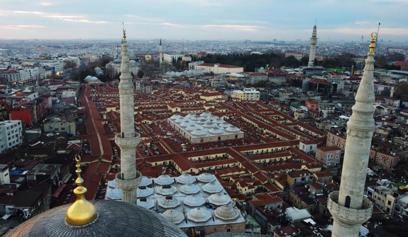 Grand Bazaar, Istanbul, Turkey, Chatuchak Weekend Market, Bangkok, Thailand, La Boqueria, Barcelona, Spain, Marché des Enfants Rouges, Paris, France, Borough Market, London, United Kingdom, Chichicastenango Market, Guatemala, Khan el-Khalili, Cairo, Egypt, Damnoen Saduak Floating Market, Thailand, Amphawa Floating Market, Thailand, Ver-o-Peso, Belém, Brazil, Gwangjang Market, Seoul, South Korea, Izmailovsky Market, Moscow, Russia, Temple Street Night Market, Hong Kong, Kashgar Sunday Market, Kashgar, China, Time Out Market, Lisbon, Portugal