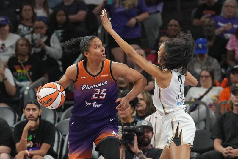 Mercury Send a Message, Liberty Left Chasing 1. Alyssa Thomas (Phoenix Mercury) – 15 Assists (vs Wings, Liberty & Sky), 2. Arike Ogunbowale (Dallas Wings) – 14 Assists (vs Liberty), 3. Skylar Diggins (Seattle Storm) – 14 Assists (vs Mercury), 4. Courtney Williams (Minnesota Lynx) – 13 Assists (vs Liberty), 6. Alyssa Thomas (again!) – 13 Assists (vs Liberty), 7. Kelsey Plum (LA Sparks) – 12 Assists (vs Lynx), 8. Veronica Burton (Golden State Valkyries) – 12 Assists (vs Aces)