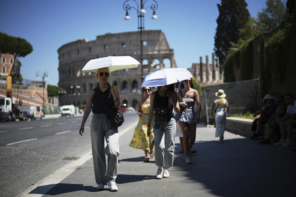 France suffocates, Man dies in Italy, The Netherlands sweating, Portugal improving