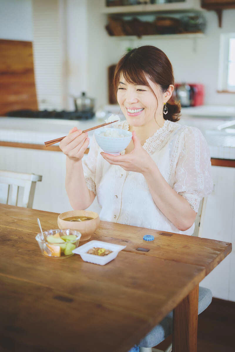 自分に合う食事方法を見極めて、肌も体調も絶好調, 1：糖質オフをやめて、毎食お米を食べる, 2：脂質の多い食事を見直して、胃腸の働きがよくなった, 3：胃が重い日は、酒粕スムージーでリセット