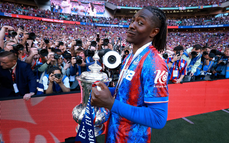 Latest transfer news headlines, Chelsea eye Casado deal, Lookman price, Everton deal close, Arsenal get Cristhian Mosquera boost, Man Utd to sign Mbeumo this week, Sunderland close to Petrovic deal, New Tottenham bid for Kudus expected, Liverpool target Lukeba deal, Mosquera to Arsenal latest, Man Utd step up Watkins move, Arsenal handed new Rodrygo boost, Chelsea make shock bid for Real Madrid hero, Gyokeres agrees Arsenal deal, Chelsea exits, Kaoru Mitoma wants Brighton stay, DEAL AGREED, Joao Pedro shirt number, Giroud on Lille move, Crystal Palace make formal offer for Eze replacement, Pedro debut?, Juventus book David medical, Man Utd step up interest in '£60m' Watkins, DONE DEAL, New-look Chelsea, Fulham vindication, Premier League sides circle Leipzig star, Dani Olmo speaks out on Luis Diaz and Nico Williams, DONE DEAL: Valentin Barco joins Strasbourg, DONE DEAL: Baena joins Atletico Madrid, Other options for Petrovic, Yoan Bonny to Inter: Here we go, Victor Boniface to stay at Leverkusen, Sunderland continue squad overhaul, Djorde Petrovic finds new home, Lyon set Fofana fee, Immobile Besiktas deal terminated, Hurzeler speaks on Pedro departure, DONE DEAL! Chelsea sign £60m Joao Pedro, Suarez considering retirement, Liverpool confirm appointment of ex-Arsenal player, Manchester United confirm interest in Ruiz, DONE DEAL: Spurs add Tōko Koga, Goodman extends Crystal Palace deal before new loan, Barcelona cannot register Williams, Brentford to announce Milambo signing, DONE DEAL! Quansah joins Leverkusen, BREAKING NEWS: Branthwaite signs new Everton contract, Liverpool reject Bayern's Diaz bid, Man City set to begin Dias contract talks, Liverpool in advanced talks over Guehi deal, West Ham fail with Diouf bid, Chelsea set to announce £60m Joao Pedro, New Eze twist in Arsenal transfer pursuit, David to join Juve, Kudus becomes Spurs' top priority, Bayern 'gather information' on Luis Diaz, Rodrygo 'perfect fit' for Arsenal, Chloe Kelly confirms permanent City exit, Olivier Giroud spotted in France ahead of Lille switch, Juventus to sign Jonathan David, SIGNED: Semenyo extends Bournemouth deal, Bayern Munich confirm new Jamal Musiala shirt number, Villa land Turkish target, Arsenal 'close to agreement' with Gyokeres, Newcastle target defensive upgrades, Why it does not make sense for Arsenal to sign Madueke, Chelsea to make more attacking signings?, DONE DEAL: Sunderland add Habib Diarra, DONE DEAL: Williams extends Forest stay, Joao Pedro signs Chelsea contract, Malick Fofana receives a Premier League offer, DONE DEAL: Chelsea's Lawrence joins OL Lyonnes, Messi in contract talks, Kepa: I spoke with Kai before Arsenal move, BREAKING: Arsenal confirm Kepa signing, Manchester United confirm interest in Ruiz, Liverpool working on Ekitike deal, Madueke to Arsenal latest, West Ham fail with Diouf bid, Arsenal exploring Eze deal after talks held, Partey attracting interest after Arsenal exit, Arsenal submit bid for Madueke, Tottenham confident over cut-price Kudus deal, Milambo undergoes Brentford medical, Crystal Palace close to Diomande deal, Tottenham open talks over Kudus deal, Liverpool target Isak, Osimhen and Ekitike, Richarlison set to swap Tottenham for Galatasaray, Liverpool name Harvey Elliott asking price, Liverpool in advanced talks over Guehi deal, Arsenal hold positive meeting over Eze, Joao Pedro completes Chelsea medical, Tete to stay at Fulham, Eze to Arsenal twist, Arsenal handed Nico Williams transfer hope