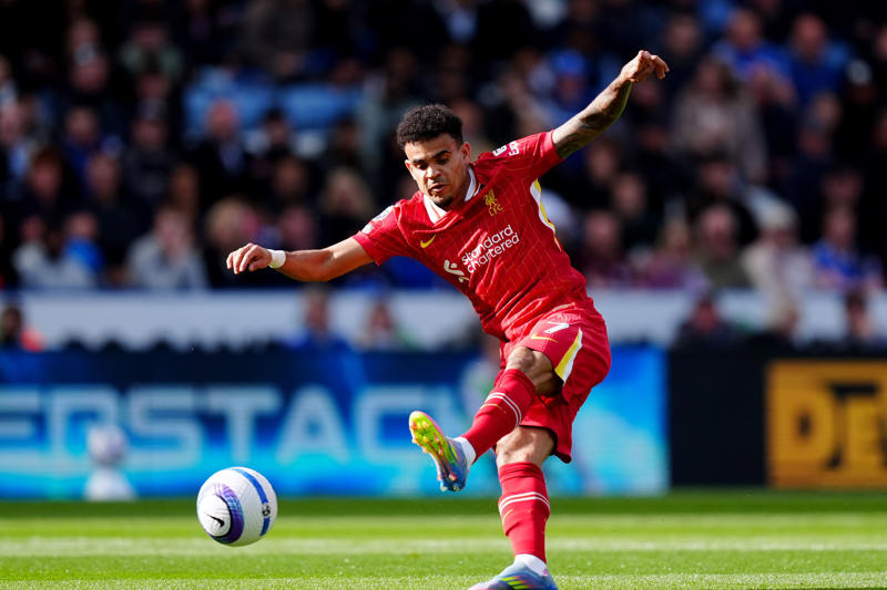 Transfer news live, Arsenal close in on Viktor Gyokeres, Transfer news live, Arsenal lead Eberechi Eze race over Tottenham, Goalkeeper Danny Ward returns to hometown club Wrexham, Gyokeres gives Sporting ultimatum, Arsenal switch sights to Hugo Ekitike after Benjamin Sesko talks stall, Man United and Juve locked in Sancho talks, Liverpool turn attention to Marc Guehi, Arsenal plan Norgaard medical, Semenyo signs Bournemouth extension, Arsenal sign goalkeeper Kepa Arrizabalaga from Chelsea, Arsenal lead Eberechi Eze race over Tottenham, Arsenal plan Norgaard medical, Brentford chief provides update on Bryan Mbeumo future, Tottenham target Mohammed Kudus, Ollie Watkins emerges as Manchester United transfer target, DONE DEAL: Aston Villa snap up Dutch youngster, Kenny Tete set to stay at Fulham?, List of Premier League free agents, West Ham chasing El Hadji Malick Diouf, Goalkeeper Danny Ward returns to hometown club Wrexham, Real Madrid set hefty price for Rodrygo, Gyokeres gives Sporting ultimatum, Done deal! Arsenal complete Kepa signing from Chelsea, Arsenal switch sights to Hugo Ekitike after Benjamin Sesko talks stall, Jamie Gittens to have Chelsea medical after £55m offer accepted, Man United and Juve locked in Sancho talks, Marcus Rashford returns to Manchester United after Aston Villa decline permanent deal, Aston Villa sell young striker to Hull City with sell-on clause included, Southampton reject bid for Taylor Harwood-Bellis, Arsenal not looking to sell Gabriel Martinelli, Borussia Dortmund exploring deal for Chelsea starlet Josh Acheampong, PSV reject deal for Tyrell Malacia, Jonny Evans confirms retirement after taking up new Manchester United role, Tammy Abraham set to seal Besiktas move, Dominic Calvert-Lewin leaves Everton after nine years on Merseyside, Joao Pedro set to complete Chelsea move, Liverpool set Harvey Elliott price tag, Brentford chief provides update on Bryan Mbeumo future, Ollie Watkins emerges as Manchester United transfer target, Liverpool insist Luis Diaz is not for sale after Barcelona approach rebuffed, Bayern Munich add Luis Diaz to shortlist, Tottenham target Mohammed Kudus, Crystal Palace eye double swoop for Middlesborough pair, Gyokeres gives Sporting ultimatum, Inamura on his way to Celtic, Nottingham Forest end interest in Timothy Weah, Seamus Coleman extends Everton stay into 17th season after signing new deal, Real Madrid set hefty price for Rodrygo, Bradley Barcola on Arsenal's radar?, Jamie Gittens to have Chelsea medical after £55m offer accepted, Bryan Mbeumo intent on Manchester United move, Chelsea agree deal for Brighton's Joao Pedro, Arsenal switch sights to Hugo Ekitike after Benjamin Sesko talks stall, Liverpool turn attention to Marc Guehi, Arsenal plan Norgaard medical, Arsenal lead Eberechi Eze race over Tottenham