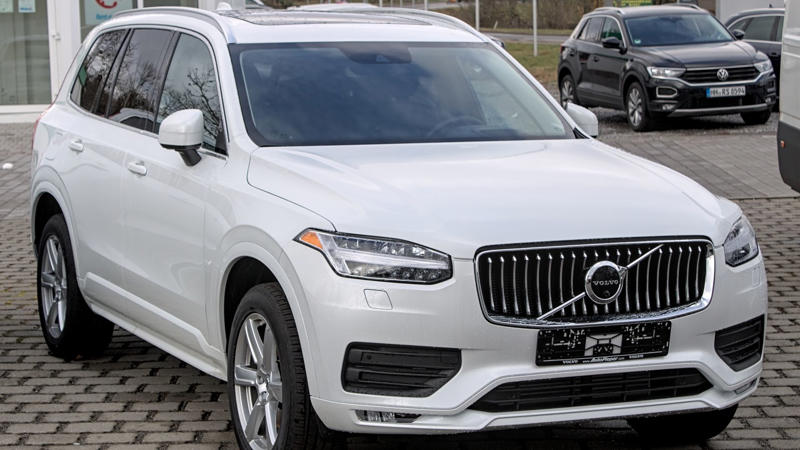 Volvo XC90 Road Rash Reality Check, Mercedes-Benz GLS, Rolls-Royce Phantom VIII, Porsche Panamera Turbo E-Hybrid, Cadillac Celestiq, Range Rover Sport SV, Volvo XC90, Mercedes-Benz S-Class (W223), BMW 7 Series, VinFast VF 8, Jeep Wrangler, Ford F-150 Hybrid, Volkswagen Taos, Tesla Model 3, Toyota Tundra, Nissan Juke, Ford EcoSport, Hyundai Kona (Pre-2024), Mazda CX-3, Subaru Crosstrek (Pre-2023)