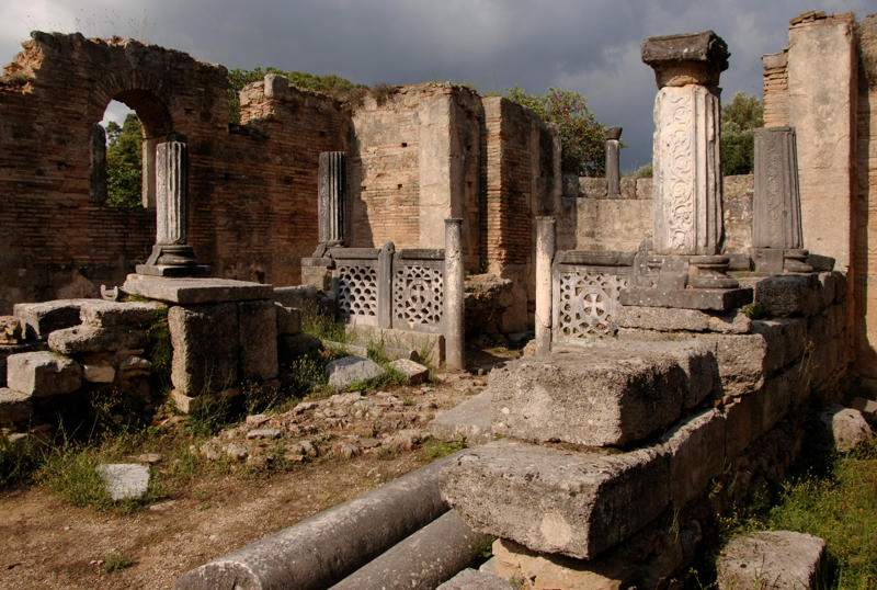 Opening doors, Ancient lists, A brief overlap, A wonder of utilitarian brilliance, A new structure, An architectural marvel, Temple of Artemis at Ephesus, The grand temple, Colossus of Rhodes, A fallen giant, The god of Olympia, A workshop’s memory, Ingenious irrigation, A competing theory, An eternal monument