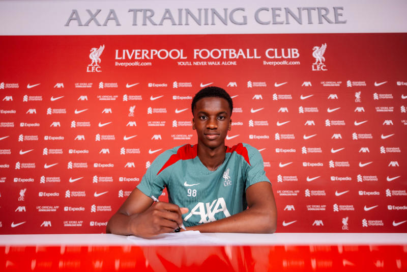 Latest transfer news headlines, Tottenham confident over cut-price Kudus deal, Milambo undergoes Brentford medical, Crystal Palace close to Diomande deal, Tottenham open talks over Kudus deal, Liverpool target Isak, Osimhen and Ekitike, Richarlison set to swap Tottenham for Galatasaray, Liverpool name Harvey Elliott asking price, Liverpool in advanced talks over Guehi deal, Arsenal hold positive meeting over Eze, Joao Pedro completes Chelsea medical, Eze to Arsenal twist, Arsenal handed Nico Williams transfer hope, Arsenal make new Mosquera bid, Liverpool handed major new Isak boost, Chelsea eye Kudus despite Pedro and Gittens deals, Man Utd make contact over Watkins deal, Arsenal in talks over huge Eze move, Messi in contract talks, New-look Chelsea attack, Bayern target Luis Diaz, Liverpool striker shortlist, Chelsea to rival Tottenham for Kudus, Tete to sign Fulham contract, Chelsea and Liverpool transfer target spotted in Man Utd shirt, Jesus issues positive injury update amid Arsenal striker transfer saga, Arsenal make Eze contact, Rashford heading back to Manchester United, DONE DEAL, Liverpool confirm latest deal, Watkins on Man Utd shortlist, Estevao to face Chelsea?, Norgaard gets Brentford blessing to complete Arsenal move, Turkey extend Montella deal, Liverpool close in on Guehi, Man Utd confirm new role for Evans, Arsenal increase bid for Mosquera, James Trafford to Newcastle hits hitch, Tottenham optimistic over cut-price Kudus deal, Atletico submit first bid for Romero, Zubimendi flies to London, Man Utd set Mbeumo deadline, Giroud confirms Lille move after MLS struggles, Man United may have to pay off players, Arsenal aware of Gyokeres U-turn, Chelsea 'offered' Emi Martinez, Spurs deny Mbeumo bid, Calvert-Lewin leaving Everton today, Arsenal could turn to Ekitike, Arsenal rival Tottenham for Eze, Joao Pedro having medical in USA ahead of £50m+ Chelsea move, Sporting issue Gyokeres statement, Walker return confirmed, Newcastle blow, Chelsea set for Pedro boost, Pogba is back, Spurs offer Moore new deal, Reinildo to join Sunderland, Partey set for Arsenal exit, Chelsea agree Pedro deal, Woltemade turns down Chelsea, Napoli in Nunez talks, Quansah books Bundesliga medical, Arsenal move for Mosquera, Marc Guehi latest, CONFIRMED: Calvert-Lewin leaves Everton, Forest move for Mikautadze, Joao Pedro to play for Chelsea at Club World Cup?, Tyrell Malacia returns to United, Brighton facing first-team exodus, Liverpool close in on Guehi, Rangers pick up Brighton starlet, James Trafford to Newcastle hits hitch, Chelsea Club World Cup prize money, Gyokeres latest, Arsenal in Eze talks, Chelsea push for Pedro, Man United to pay off players, Vinicius set for new Real Madrid deal, Chelsea 'offered' Emi Martinez, Jamie Gittens passes medical, Gittens to sign for Chelsea, Pogba completes Monaco move, Dortmund prospect completes shock move, Liverpool 'close in' on Guehi, Boniface now 'leading target' for Saudi side, Fati completes Monaco move, Chelsea offered Martinez deal, Joao Pedro latest, QPR confirm Poku signing