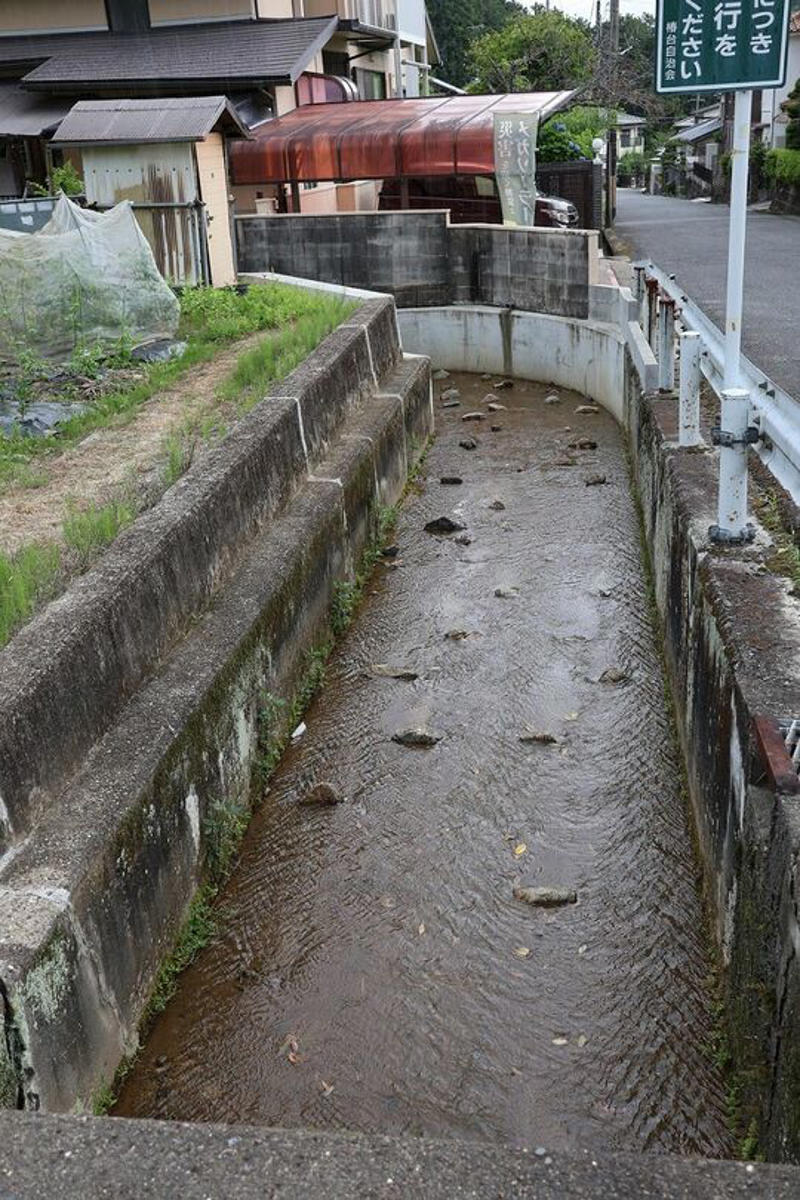 造成地からの土砂流出の原因は、盛土の崩落だった, 建設現場は大阪のベッドタウン・平群町が誇る「平群の山」, 住民らは奈良県に盛土規制法に基づく調査や改善命令を求めた, 住民が林地開発許可の取り消し求めた裁判を起こした訳, 住民側が抱いた不信感, 林地開発許可制度をめぐる問題
