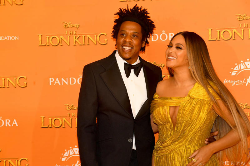 Partnering with a powerful husband The most powerful, The group of 16, Oprah Winfrey, Talk show host, actress, businesswoman, Kim Kardashian, Partners with sports firm, Taylor Swift, Of business taste, Cosmetics and lingerie, Prolific on tour, Beyoncé Knowles-Carter, Partnering with a powerful husband, Selena Gomez, She also makes some money as an actress, Kylie Jenner, She made a successful bet in cosmetics, Judy Sheindlin, Switch from one series to another, Celine Dion, Despite adversity, Barbra Streisand, Number one albums for six decades, Ellen Degeneres, Juicy sale, Dolly Parton, Dollywood, Reese Witherspoon, Katy Perry, Serena Williams