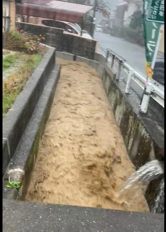 造成地からの土砂流出の原因は、盛土の崩落だった, 建設現場は大阪のベッドタウン・平群町が誇る「平群の山」, 住民らは奈良県に盛土規制法に基づく調査や改善命令を求めた, 住民が林地開発許可の取り消し求めた裁判を起こした訳, 住民側が抱いた不信感, 林地開発許可制度をめぐる問題