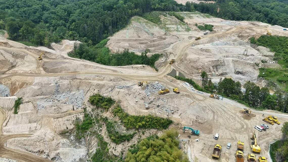 造成地からの土砂流出の原因は、盛土の崩落だった, 建設現場は大阪のベッドタウン・平群町が誇る「平群の山」, 住民らは奈良県に盛土規制法に基づく調査や改善命令を求めた, 住民が林地開発許可の取り消し求めた裁判を起こした訳, 住民側が抱いた不信感, 林地開発許可制度をめぐる問題