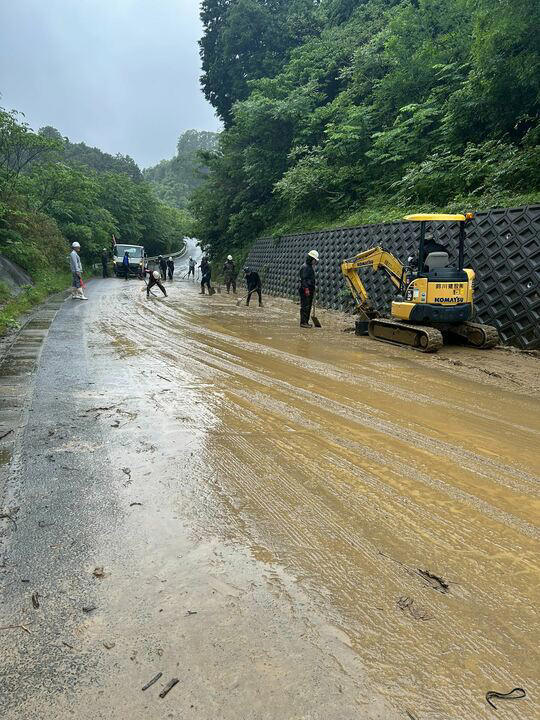 造成地からの土砂流出の原因は、盛土の崩落だった, 建設現場は大阪のベッドタウン・平群町が誇る「平群の山」, 住民らは奈良県に盛土規制法に基づく調査や改善命令を求めた, 住民が林地開発許可の取り消し求めた裁判を起こした訳, 住民側が抱いた不信感, 林地開発許可制度をめぐる問題