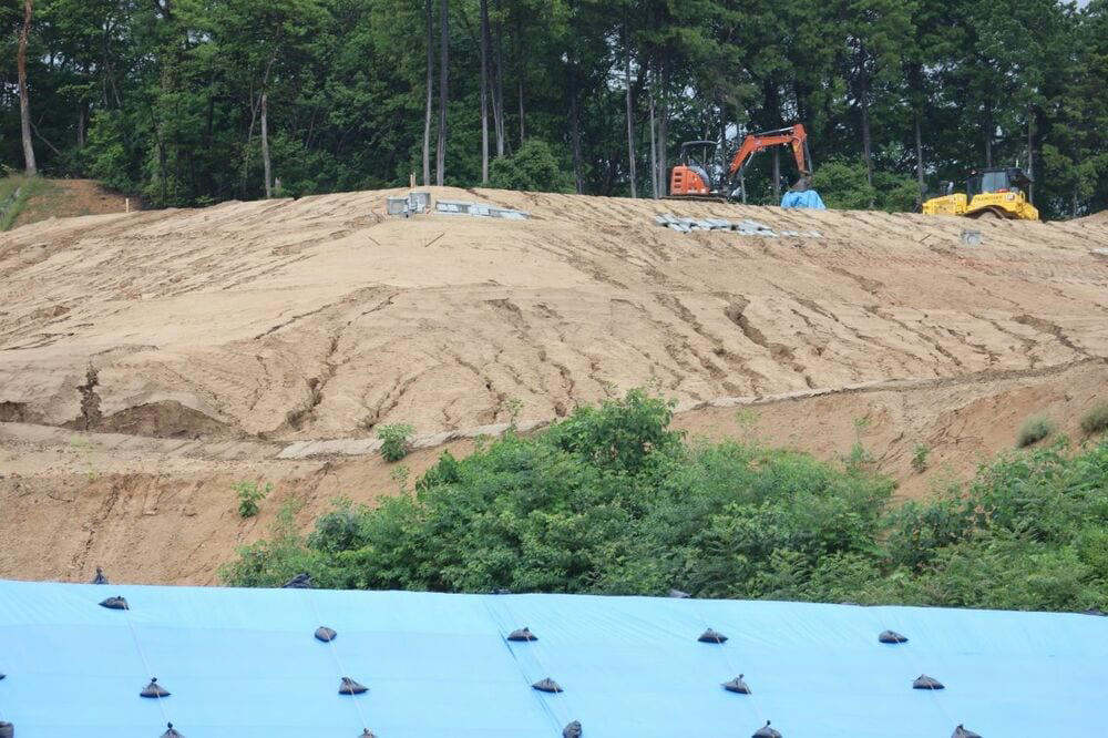 造成地からの土砂流出の原因は、盛土の崩落だった, 建設現場は大阪のベッドタウン・平群町が誇る「平群の山」, 住民らは奈良県に盛土規制法に基づく調査や改善命令を求めた, 住民が林地開発許可の取り消し求めた裁判を起こした訳, 住民側が抱いた不信感, 林地開発許可制度をめぐる問題