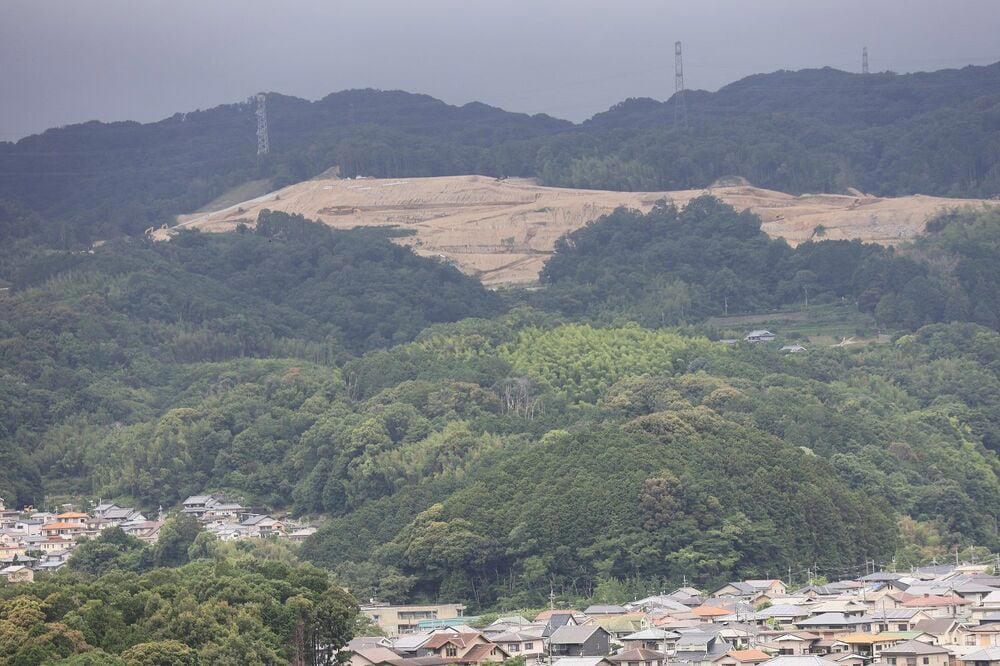 造成地からの土砂流出の原因は、盛土の崩落だった, 建設現場は大阪のベッドタウン・平群町が誇る「平群の山」, 住民らは奈良県に盛土規制法に基づく調査や改善命令を求めた, 住民が林地開発許可の取り消し求めた裁判を起こした訳, 住民側が抱いた不信感, 林地開発許可制度をめぐる問題