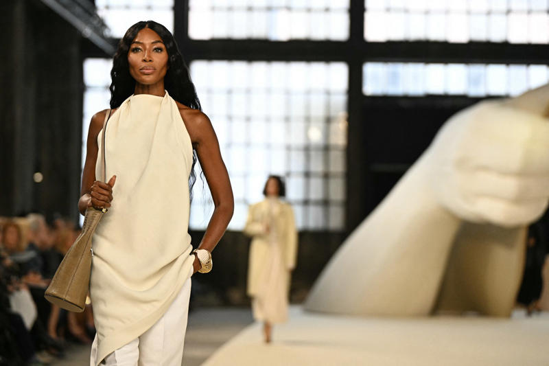 Naomi Campbell Eternal supermodels, Beverly Johnson, Naomi Campbell, Cindy Crawford, Kate Moss, Gisele Bündchen, Linda Evangelista, Claudia Schiffer, Tyra Banks, Adriana Lima, Bella Hadid, Cara Delevingne, Shalom Harlow