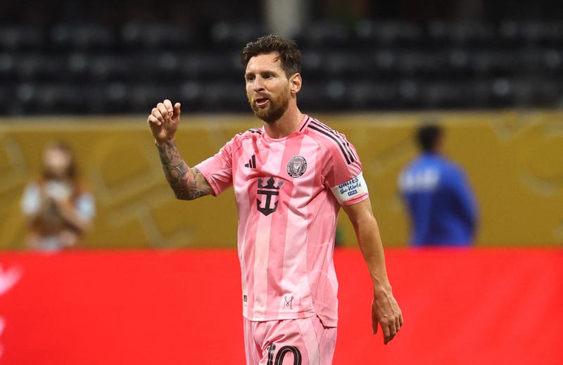 Latest transfer news headlines, Tottenham confident over cut-price Kudus deal, Milambo undergoes Brentford medical, Crystal Palace close to Diomande deal, Tottenham open talks over Kudus deal, Liverpool target Isak, Osimhen and Ekitike, Richarlison set to swap Tottenham for Galatasaray, Liverpool name Harvey Elliott asking price, Liverpool in advanced talks over Guehi deal, Arsenal hold positive meeting over Eze, Joao Pedro completes Chelsea medical, Eze to Arsenal twist, Arsenal handed Nico Williams transfer hope, Arsenal make new Mosquera bid, Liverpool handed major new Isak boost, Chelsea eye Kudus despite Pedro and Gittens deals, Man Utd make contact over Watkins deal, Arsenal in talks over huge Eze move, Messi in contract talks, New-look Chelsea attack, Bayern target Luis Diaz, Liverpool striker shortlist, Chelsea to rival Tottenham for Kudus, Tete to sign Fulham contract, Chelsea and Liverpool transfer target spotted in Man Utd shirt, Jesus issues positive injury update amid Arsenal striker transfer saga, Arsenal make Eze contact, Rashford heading back to Manchester United, DONE DEAL, Liverpool confirm latest deal, Watkins on Man Utd shortlist, Estevao to face Chelsea?, Norgaard gets Brentford blessing to complete Arsenal move, Turkey extend Montella deal, Liverpool close in on Guehi, Man Utd confirm new role for Evans, Arsenal increase bid for Mosquera, James Trafford to Newcastle hits hitch, Tottenham optimistic over cut-price Kudus deal, Atletico submit first bid for Romero, Zubimendi flies to London, Man Utd set Mbeumo deadline, Giroud confirms Lille move after MLS struggles, Man United may have to pay off players, Arsenal aware of Gyokeres U-turn, Chelsea 'offered' Emi Martinez, Spurs deny Mbeumo bid, Calvert-Lewin leaving Everton today, Arsenal could turn to Ekitike, Arsenal rival Tottenham for Eze, Joao Pedro having medical in USA ahead of £50m+ Chelsea move, Sporting issue Gyokeres statement, Walker return confirmed, Newcastle blow, Chelsea set for Pedro boost, Pogba is back, Spurs offer Moore new deal, Reinildo to join Sunderland, Partey set for Arsenal exit, Chelsea agree Pedro deal, Woltemade turns down Chelsea, Napoli in Nunez talks, Quansah books Bundesliga medical, Arsenal move for Mosquera, Marc Guehi latest, CONFIRMED: Calvert-Lewin leaves Everton, Forest move for Mikautadze, Joao Pedro to play for Chelsea at Club World Cup?, Tyrell Malacia returns to United, Brighton facing first-team exodus, Liverpool close in on Guehi, Rangers pick up Brighton starlet, James Trafford to Newcastle hits hitch, Chelsea Club World Cup prize money, Gyokeres latest, Arsenal in Eze talks, Chelsea push for Pedro, Man United to pay off players, Vinicius set for new Real Madrid deal, Chelsea 'offered' Emi Martinez, Jamie Gittens passes medical, Gittens to sign for Chelsea, Pogba completes Monaco move, Dortmund prospect completes shock move, Liverpool 'close in' on Guehi, Boniface now 'leading target' for Saudi side, Fati completes Monaco move, Chelsea offered Martinez deal, Joao Pedro latest, QPR confirm Poku signing