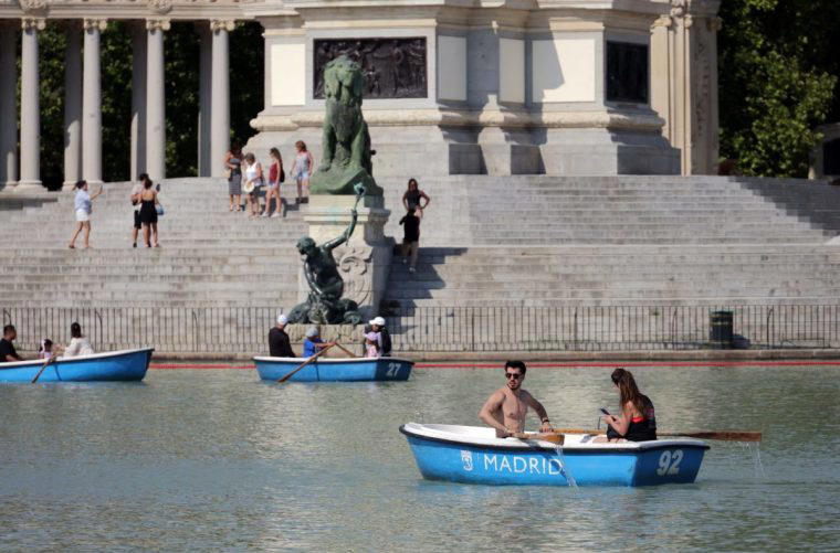 Iberia and France ‘expected to exceed 40°C’, How widespread is the heatwave?, Major wildfire and partial Eiffel Tower closure, Archeological sites in Greece restricting opening times, Some relief expected in the UK, Heatwaves and travel, Residents urged to take ‘sensible precautions’, Recognise signs of heat exhaustion and heat-stroke