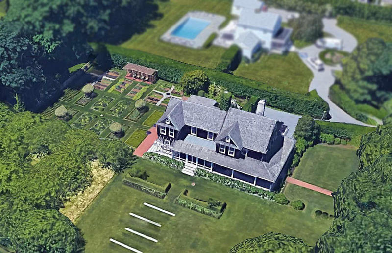Ina Garten's Hamptons estate, New York, USA The luxurious homes of celebrity chefs, Rachael Ray, Rachael Ray's picturesque villa: cosy, intimate living spaces, Rachael Ray's picturesque villa: a sprawling estate, Julia Child, Julia Child's charming cottage: a homage to Massachusetts, Julia Child's charming cottage: endearing details, Gordon Ramsay, Gordon Ramsay's Los Angeles mansion: neutral, streamlined kitchen, Gordon Ramsay's coastal home, Cornwall, UK, Mary Berry, Jacques Pépin, Jacques Pépin's woodland home: characterful, bespoke touches, Jacques Pépin's woodland home: a creative retreat, Ina Garten, Ina Garten's Hamptons estate, New York, USA, Ina Garten's Hamptons estate: light-filled reading room, Curtis Stone, Curtis Stone's Malibu farm: a culinary haven, Curtis Stone's Malibu farm: steeped in rustic charm, Jamie Oliver, Jamie Oliver's stately home, Essex, UK, Jamie Oliver's stately home: playful, period living spaces, José Andrés, José Andrés's contemporary home, Maryland, USA, José Andrés's contemporary home: sophisticated library nook, José Andrés's contemporary home: a kitchen with a view, Nigella Lawson, Nigella Lawson's colourful townhouse, London, UK, Nigella Lawson's colourful townhouse: whimsical kitchen, Nigella Lawson's colourful townhouse: a peaceful sanctuary, Enrique Olvera, Enrique Olvera's minimalist apartment, Mexico City, Mexico, Enrique Olvera's minimalist apartment: a space for creativity