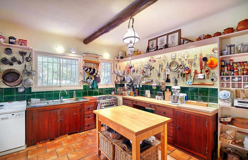 Julia Child's charming cottage: endearing details The luxurious homes of celebrity chefs, Rachael Ray, Rachael Ray's picturesque villa: cosy, intimate living spaces, Rachael Ray's picturesque villa: a sprawling estate, Julia Child, Julia Child's charming cottage: a homage to Massachusetts, Julia Child's charming cottage: endearing details, Gordon Ramsay, Gordon Ramsay's Los Angeles mansion: neutral, streamlined kitchen, Gordon Ramsay's coastal home, Cornwall, UK, Mary Berry, Jacques Pépin, Jacques Pépin's woodland home: characterful, bespoke touches, Jacques Pépin's woodland home: a creative retreat, Ina Garten, Ina Garten's Hamptons estate, New York, USA, Ina Garten's Hamptons estate: light-filled reading room, Curtis Stone, Curtis Stone's Malibu farm: a culinary haven, Curtis Stone's Malibu farm: steeped in rustic charm, Jamie Oliver, Jamie Oliver's stately home, Essex, UK, Jamie Oliver's stately home: playful, period living spaces, José Andrés, José Andrés's contemporary home, Maryland, USA, José Andrés's contemporary home: sophisticated library nook, José Andrés's contemporary home: a kitchen with a view, Nigella Lawson, Nigella Lawson's colourful townhouse, London, UK, Nigella Lawson's colourful townhouse: whimsical kitchen, Nigella Lawson's colourful townhouse: a peaceful sanctuary, Enrique Olvera, Enrique Olvera's minimalist apartment, Mexico City, Mexico, Enrique Olvera's minimalist apartment: a space for creativity